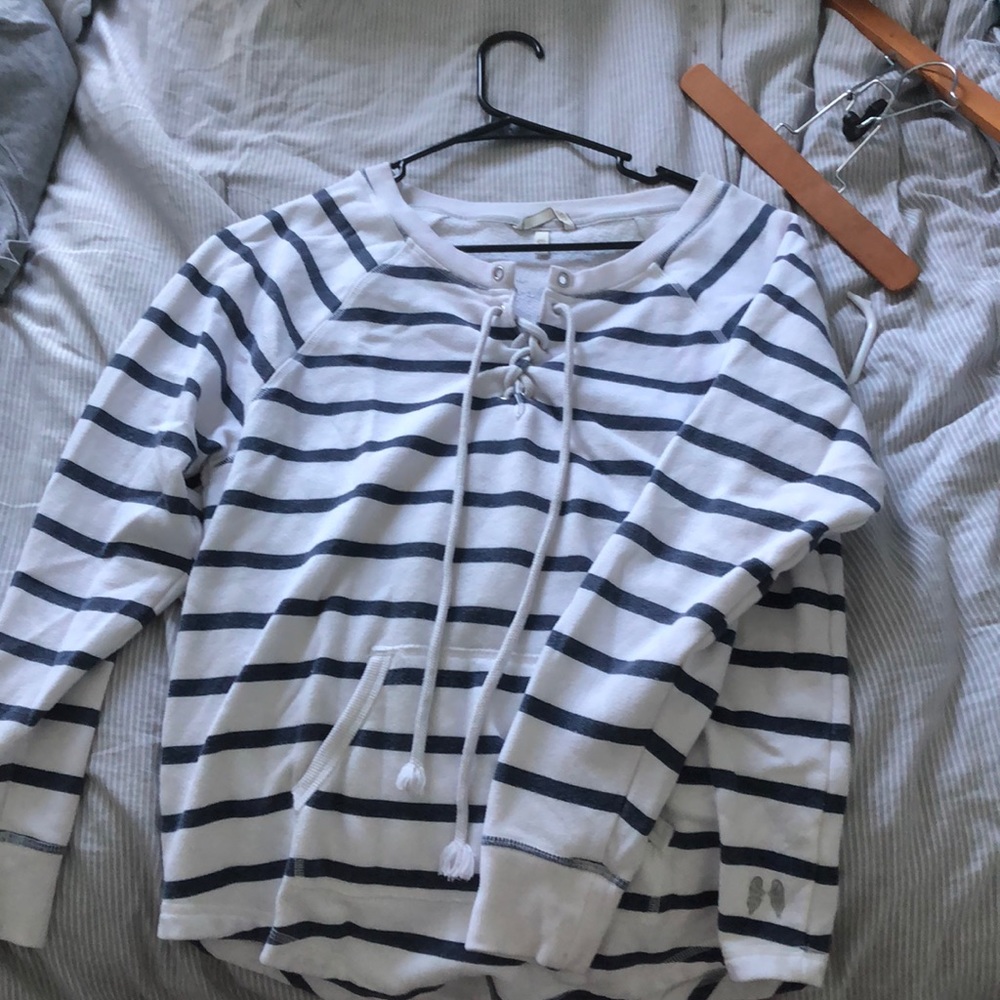 beach VS sweatshirt